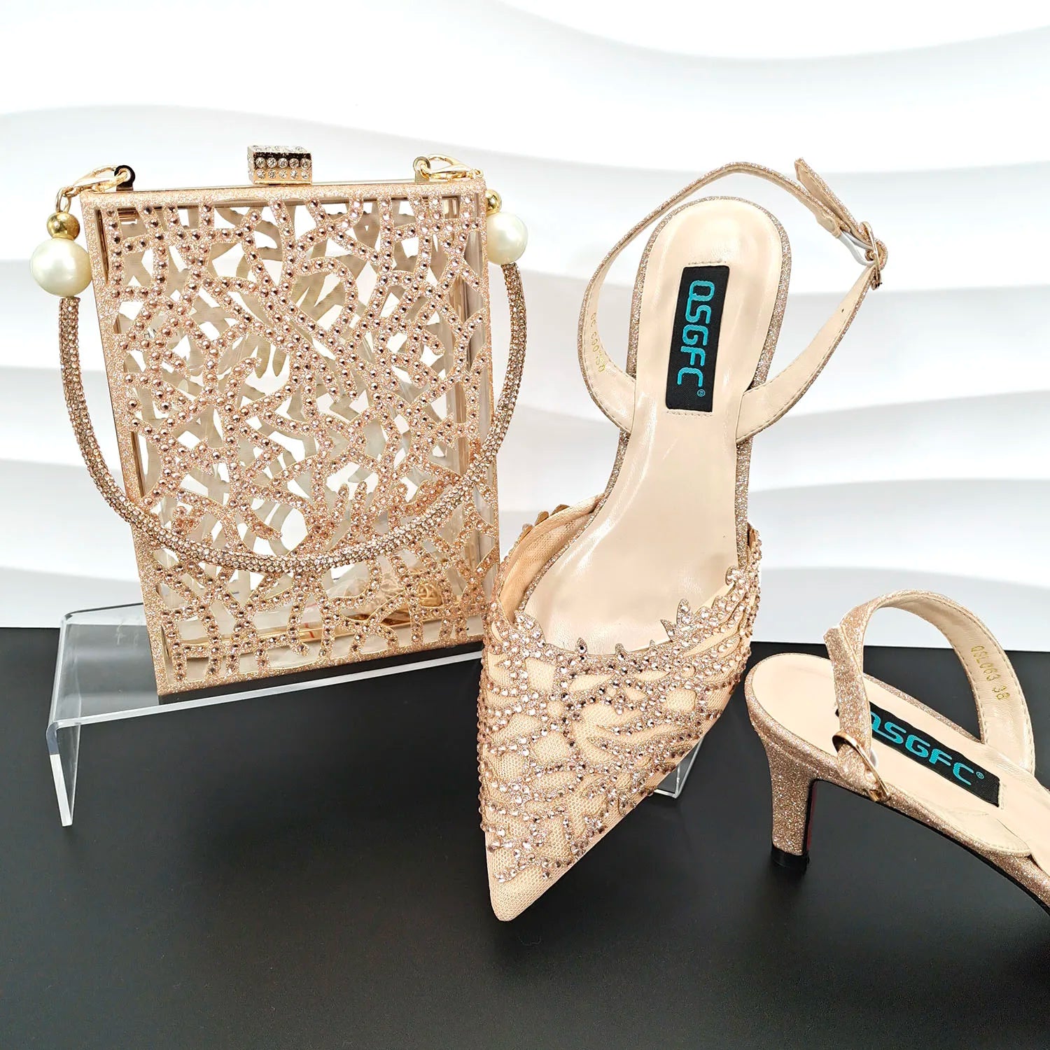 Hollow Coral Pattern Design Fashionable And Elegant Wear Ladies Shoes And Bag