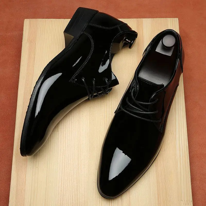 Black Pointed Toe Bright Upper Dress Shoes Man Elegant and Classic Leather Not Casual Office Business 39 Social Shoe for Men