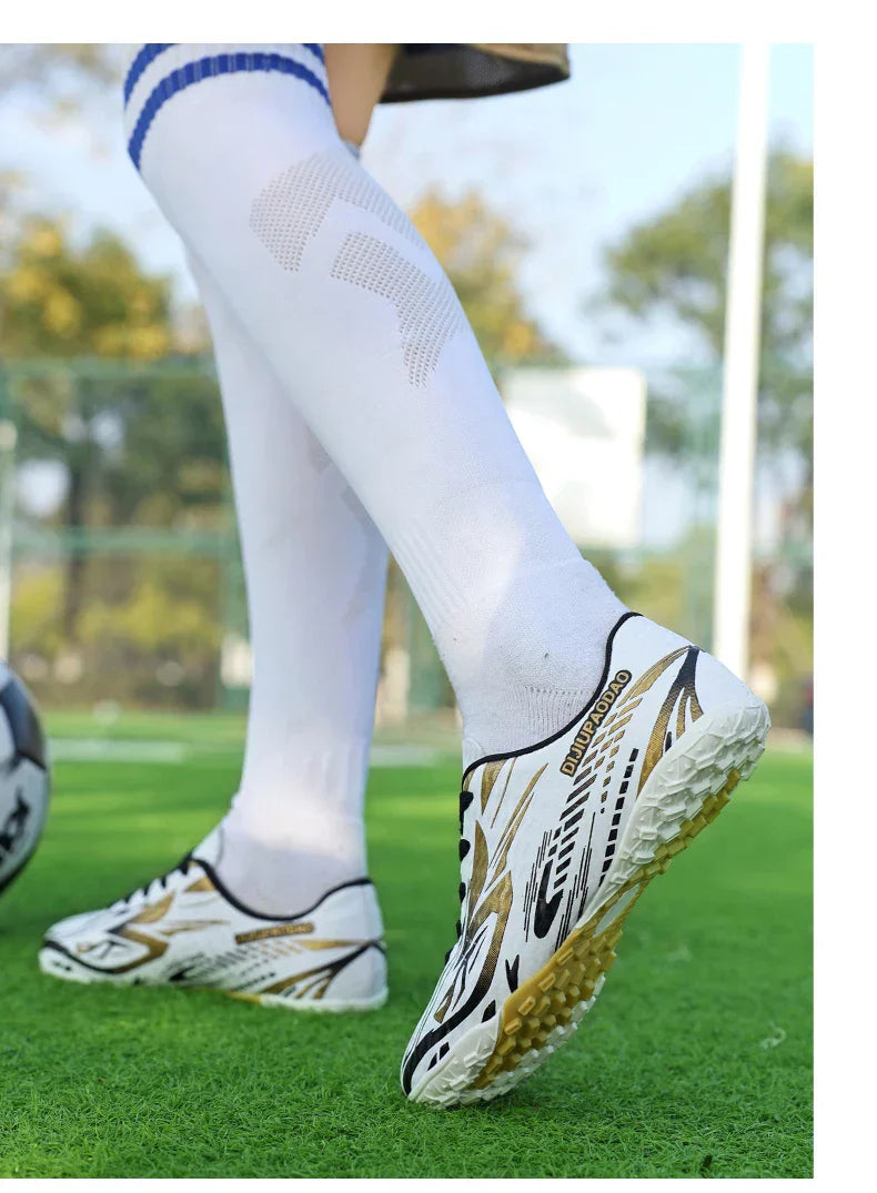 Outdoor Children's Football Shoes Low-cut Kids Soccer Shoes Sports Shoes Comfy Non-Slip Training Shoes For Boys Futsal Sneakers