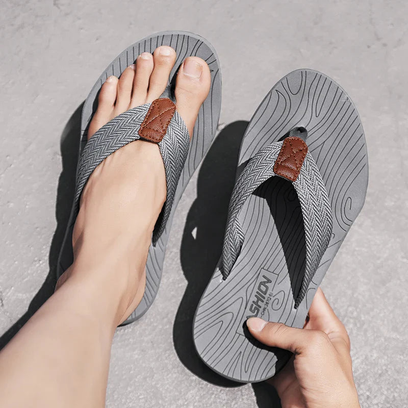 2024 New Flip-flops Slippers Men's Summer Platform Sandals Men's Simple Casual Sandals Indoor and Outdoor Beach Shoes