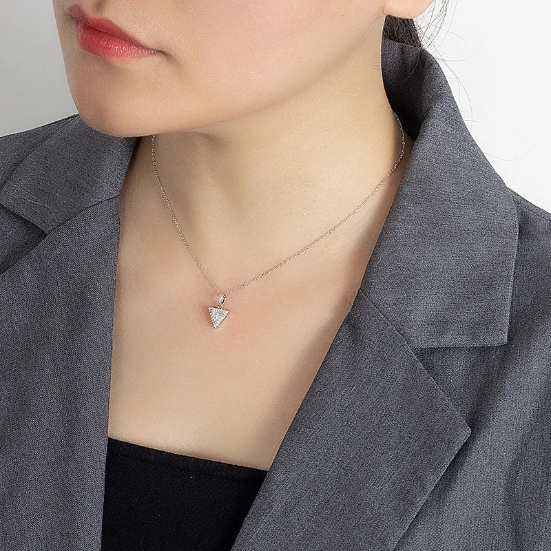 0.5/1CT Triangular Moissanite Necklace for Women S925 Pure Silver Laboratory Diamond Pendant Fashion Jewelry Party Gift