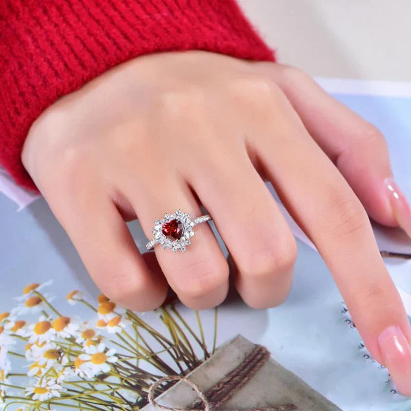 6*6mm Pigeon Blood Ruby Heart Rings for Women Lab Gems White Moissanite Engagement Ring Pure 925 Silver Plated 18K