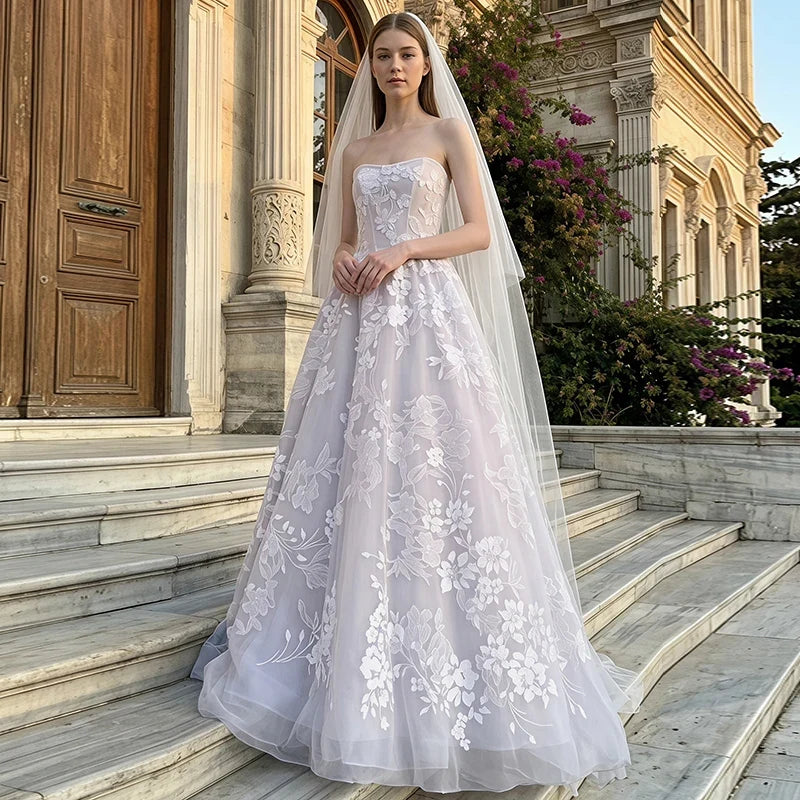 2026 Elegant Strapless Wedding Dress 3D Floral Lace Applique Tulle Ball Gown Court Train Bridal Gown Custom Size Vestidos