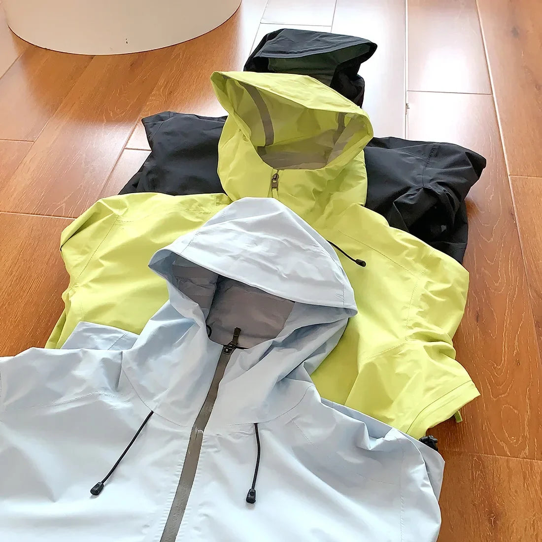 2026 New Storm Jacket Lovers Outdoor Sports Camping Mountain Skiing Trend Fashion British Wind Leisure Waterproof Storm Jacket