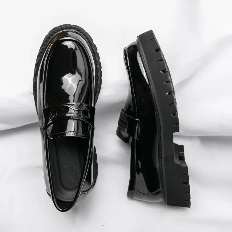 Man luxury Brand British Classic Pointed Dress Shoes Mens Patent Leather Black Wedding Shoes Oxford Formal Shoes Glossy Fashion