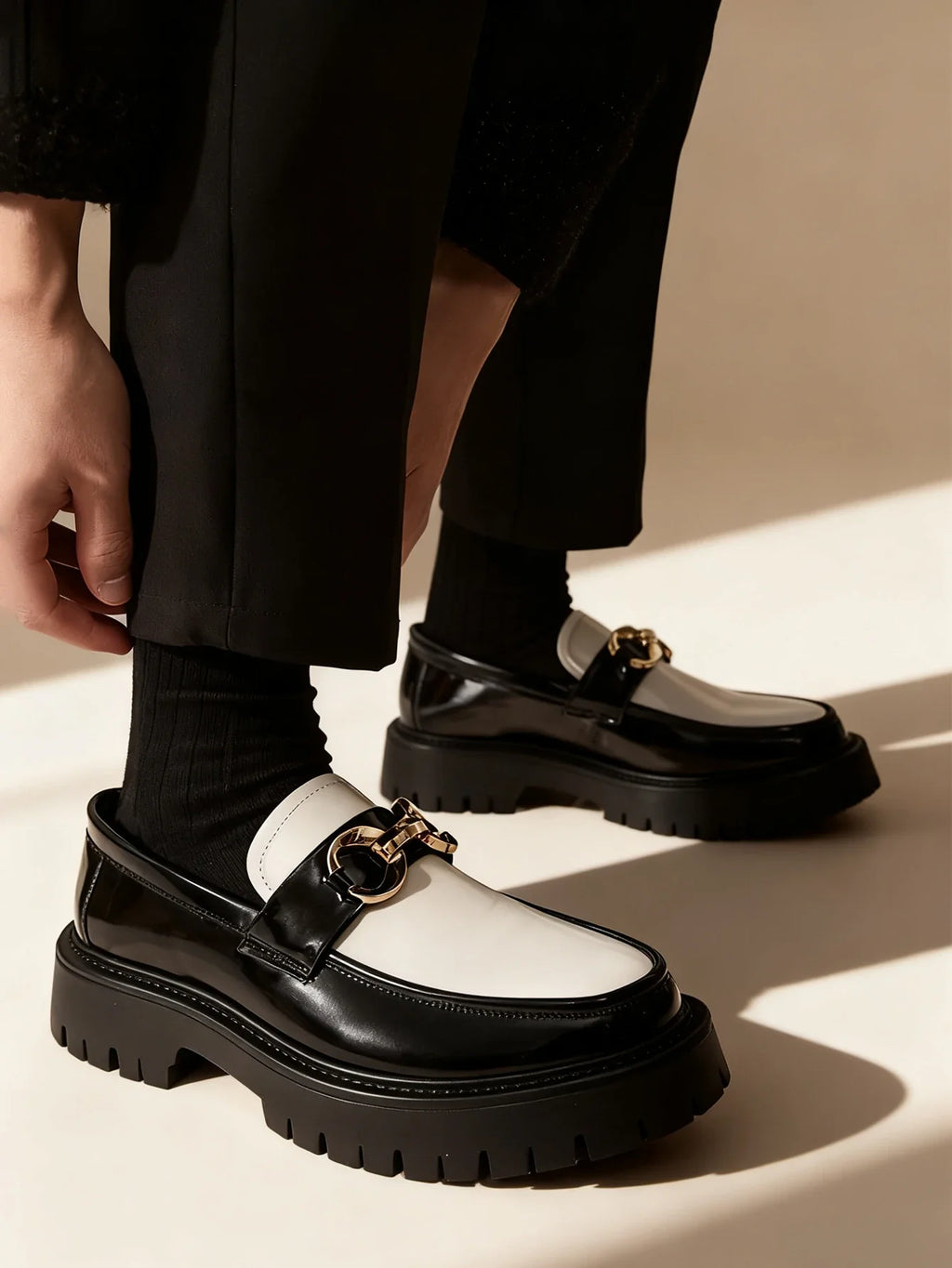 Classic Fashion Thick Sole Men's Penny Loafers Slip-On Business Dress Shoes for Gentleman Metal Buckle Formal Party Glossy Shoes