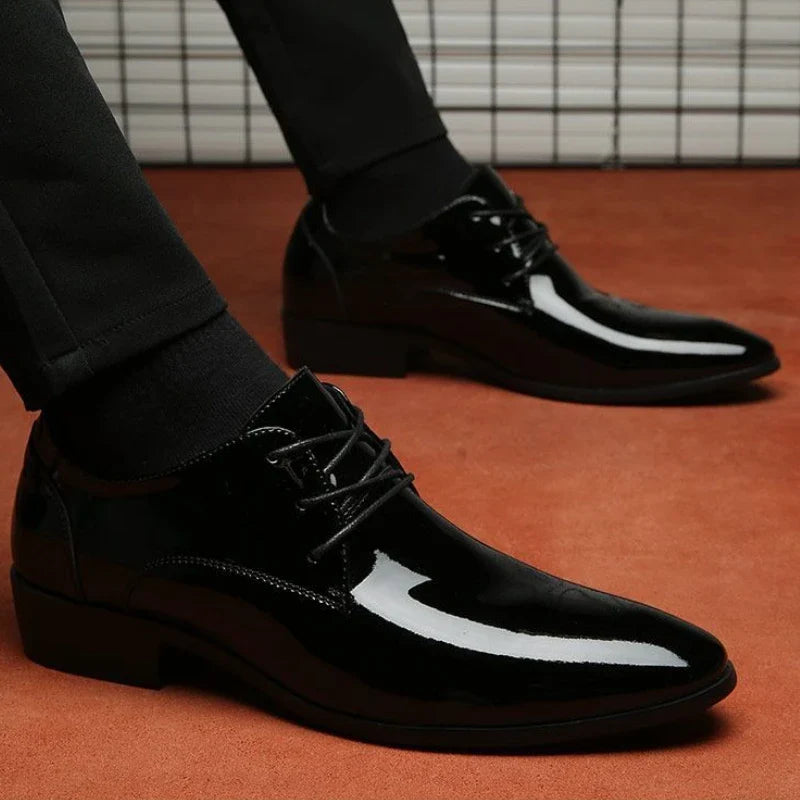 Black Pointed Toe Bright Upper Dress Shoes Man Elegant and Classic Leather Not Casual Office Business 39 Social Shoe for Men