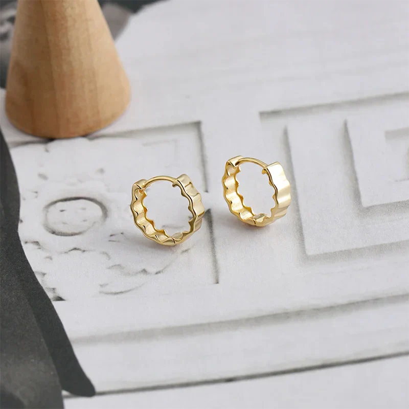 925 Sterling Silver Minimalist Statement Waves Huggies Hoop Earrisngs for Women Fashion French Charms Jewelry Ear Buckle