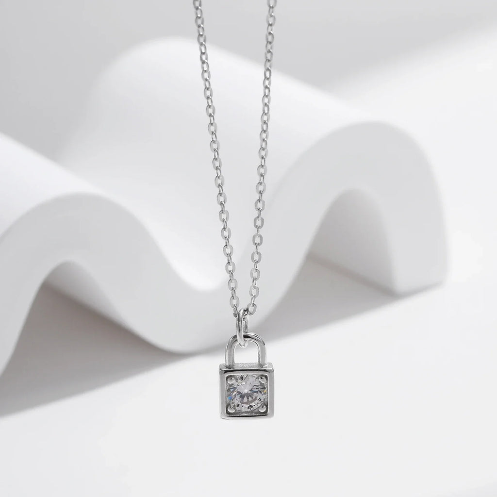 0.5 Carat D Color Moissanite Lock Pendant Necklace For Women 925 Sterling Silver Party Stackable Fine Jewelry With Boxes