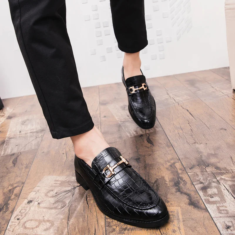 Designer Metal Buckle Loafers Men's Business Dress Fashion Casual Black Patent Leather Pointed-Toe Shoes Men's Loafers Slip-On