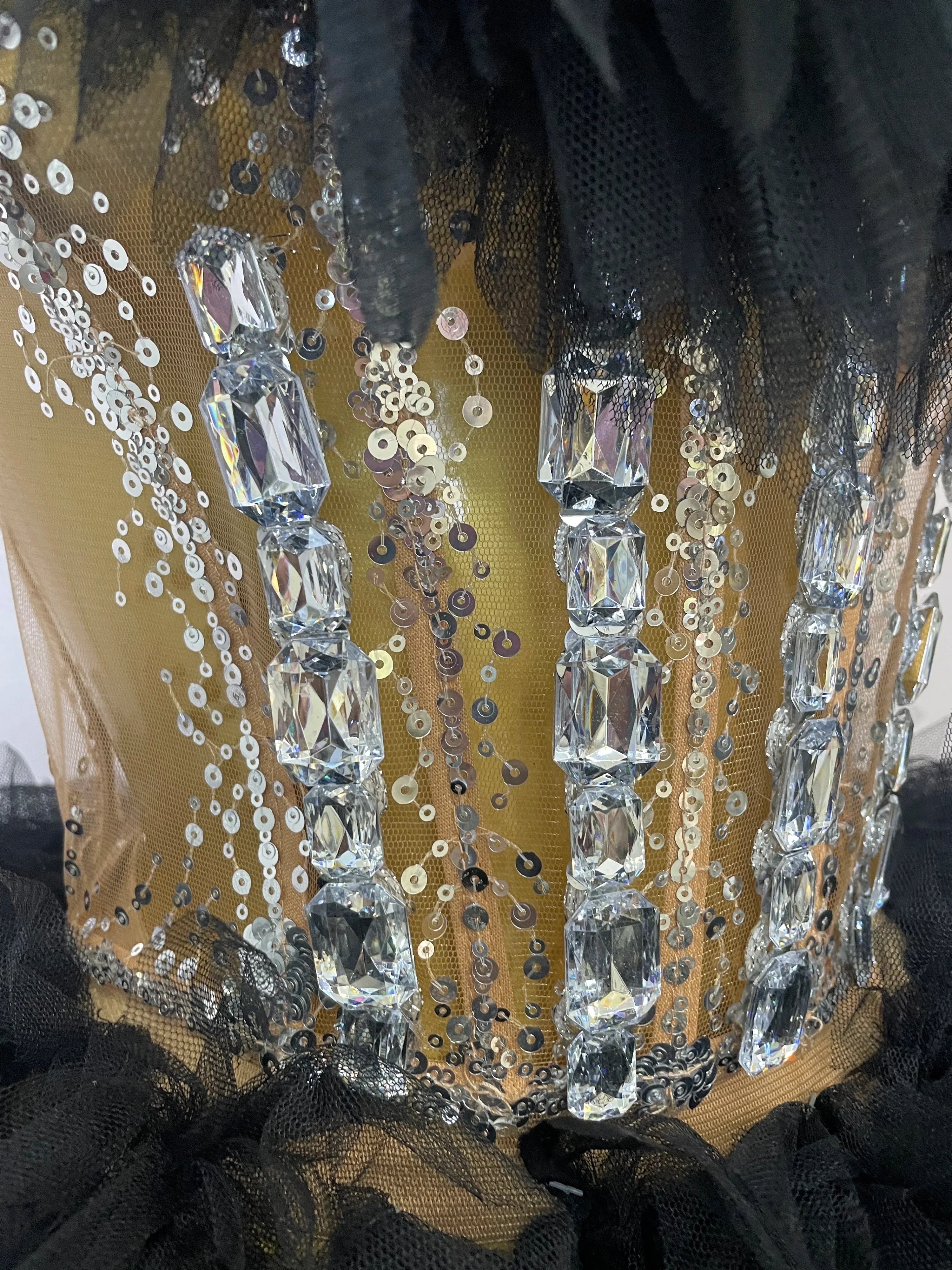 2025Women Sexy Backless Strap Mesh Fluffy Skirt 2 Pieces Diamond Sequins Stage Performance Costume Birthday Party Shooting Dress