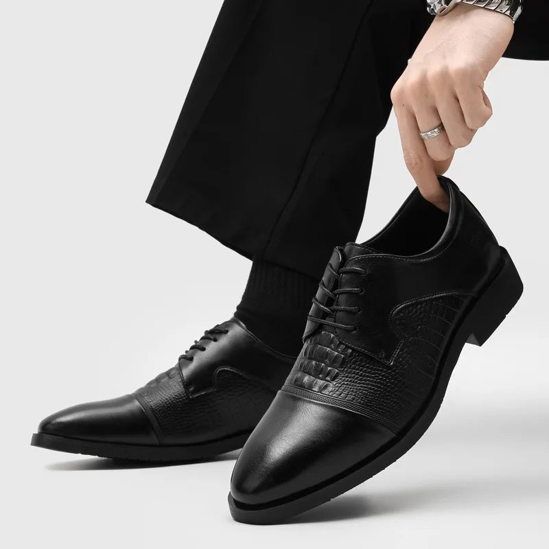 New Lace Designer Elegant Shoes Man Spring Autumn Business Casual Leather Shoe Male Fashion Solid Color Wedding Dress Shoes Man