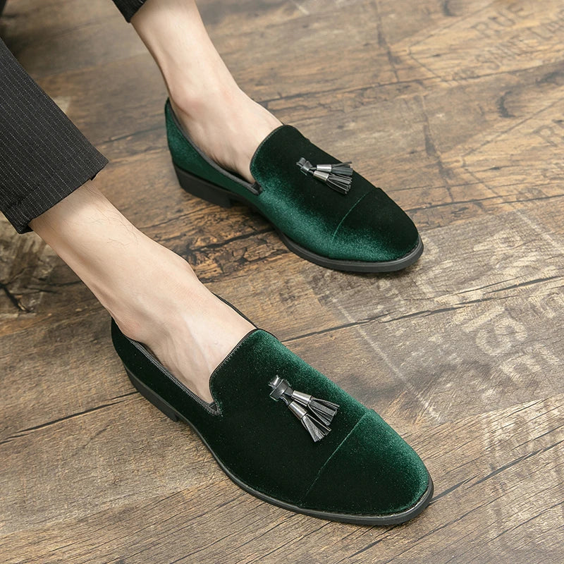 Luxury Brand Suede Green Loafers Men Slip-on Tassel Soft Leather Wedding Shoes Flats Men Shoes Casual Shoes Nubuck Leather Shoes