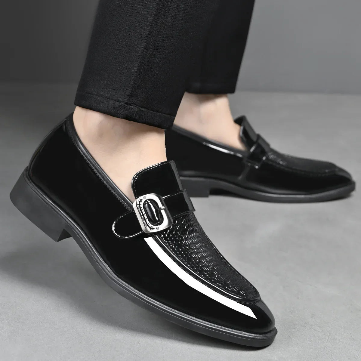 Party Wedding Oxford Footwear New Arrival Leather Men Casual Shoes Office Work Business Shoes Pointed Toe Loafers Brogue Shoes