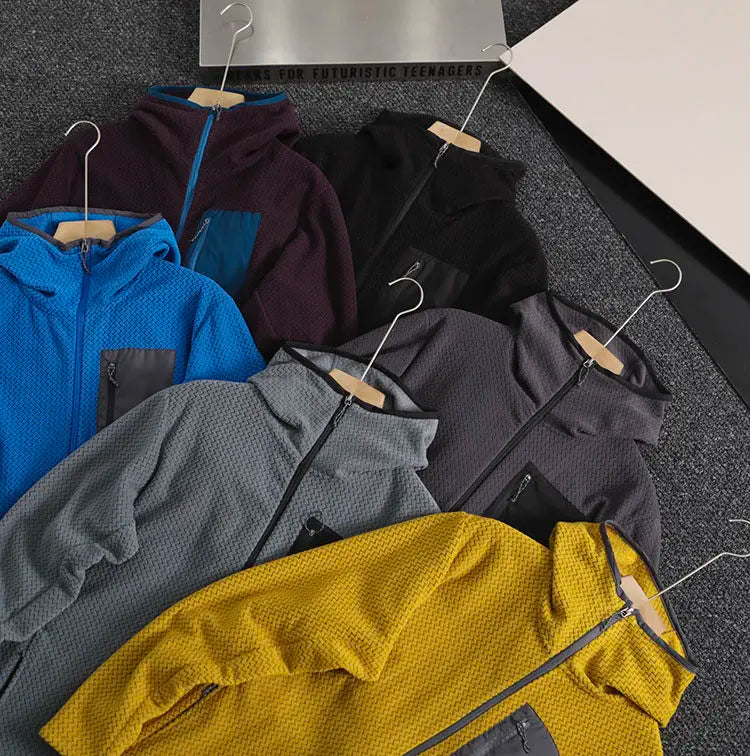 2026 Outdoor Men's and Women's Leisure Sports Fishing Travel Trend Mountain Grab Velvet Hooded Wavy Camping All-match Jacket
