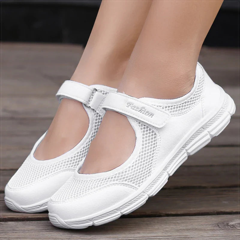 أحذية نسائية خفيفة الوزن من الفولكانايز للنساء بيضاء Zapatillas De Mujer أحذية رياضية كاجوال للربيع والصيف أحذية نسائية مريحة