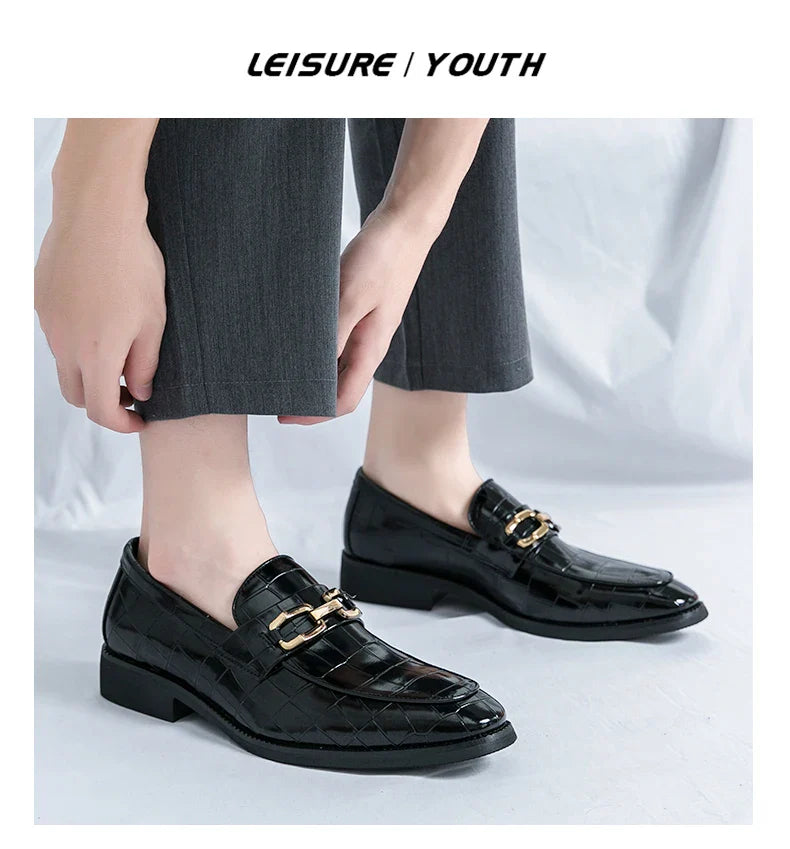 46 plus-size Metal Pressed Floral Loafers 2024 new merchant leather shoes men's casual pressed plaid leather pointy