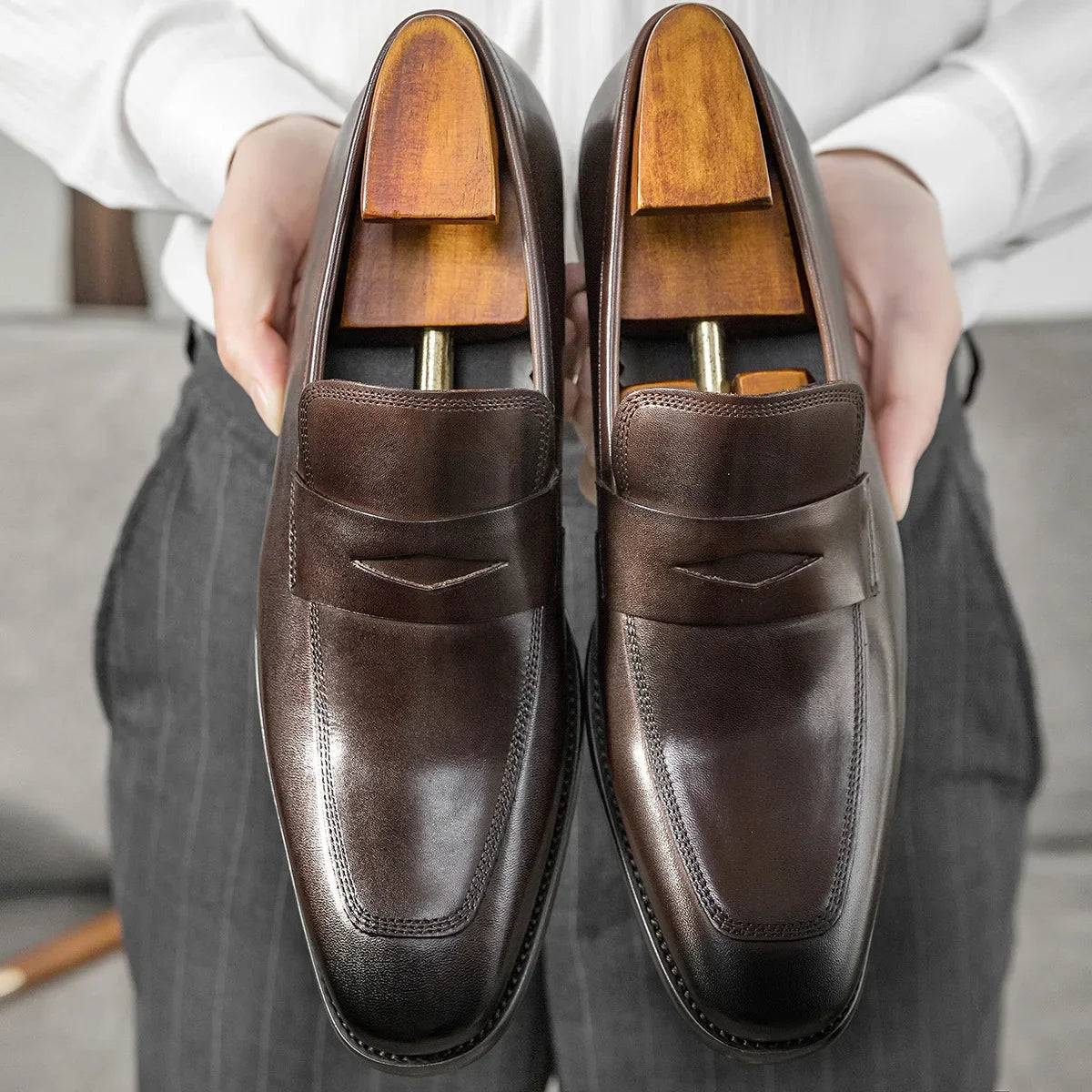 Men's Genuine Leather Shoes Loafer Handmade Shoes Antiskid Elegant Gentleman Oxford Shoes Simple British Style Wedding Shoes