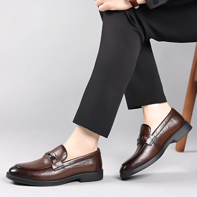 Men's Casual Leather Shoes 2026 New Spring Season Loafers for Men with Slip-On Flats British Style Men Walking Shoes Moccasins