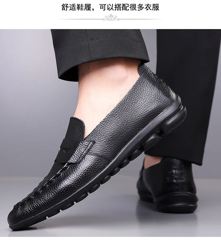 2026 Spring Autumn New Loafers Male Solid Color Fashion Casual Leather Shoes Male Soft Sole Light Driving Shoes Man