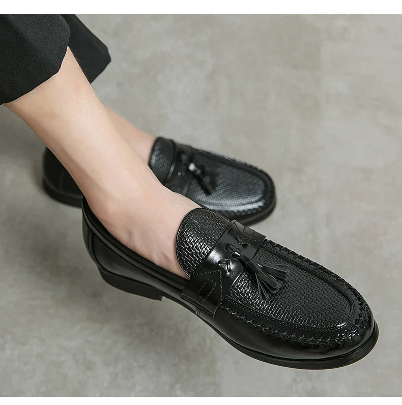 Men's Dress Shoes High Quality Brogues Casual Business Leather Shoes Social Party Leather Loafers Male Tassel Wedding Shoes
