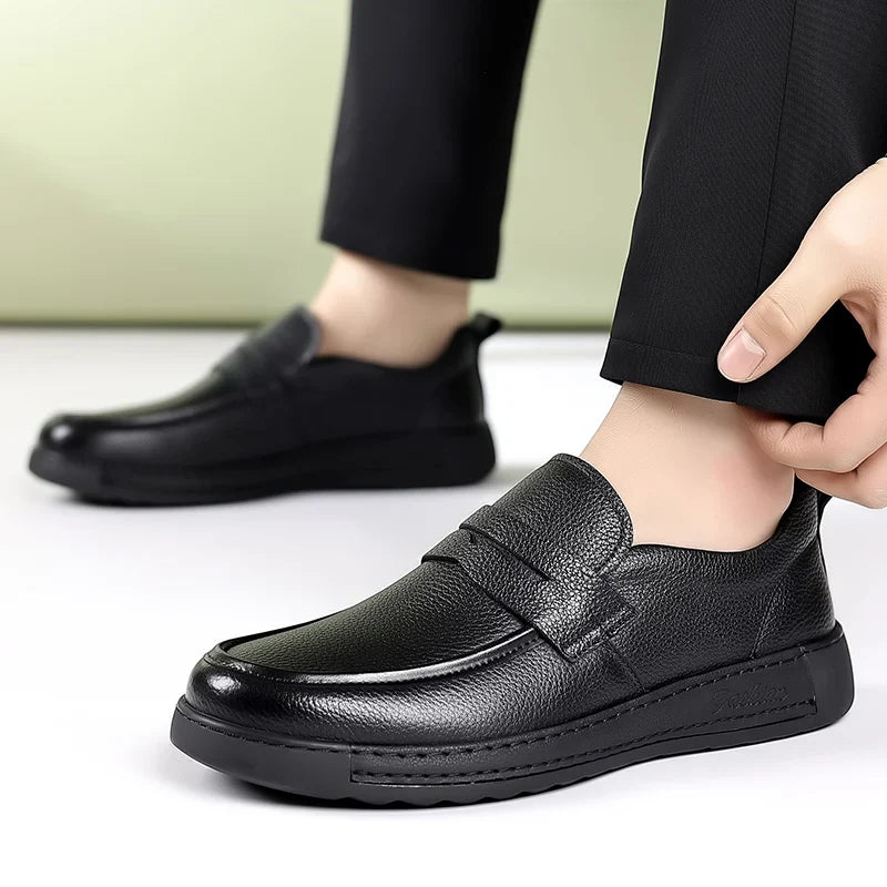 Men's Solid-Color Breathable Leather Casual Shoes  Fashionable And Lightweight Business Walking Shoes  Outdoor Anti-Slip Loafers