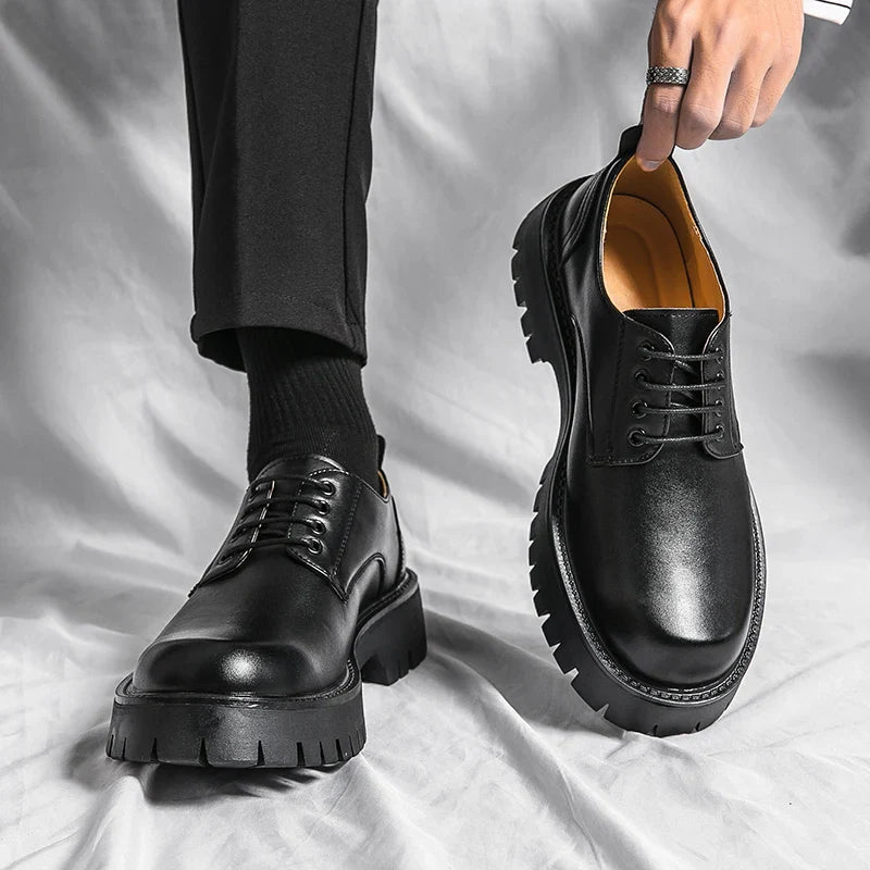 Man luxury Brand British Classic Pointed Dress Shoes Mens Patent Leather Black Wedding Shoes Oxford Formal Shoes Glossy Fashion