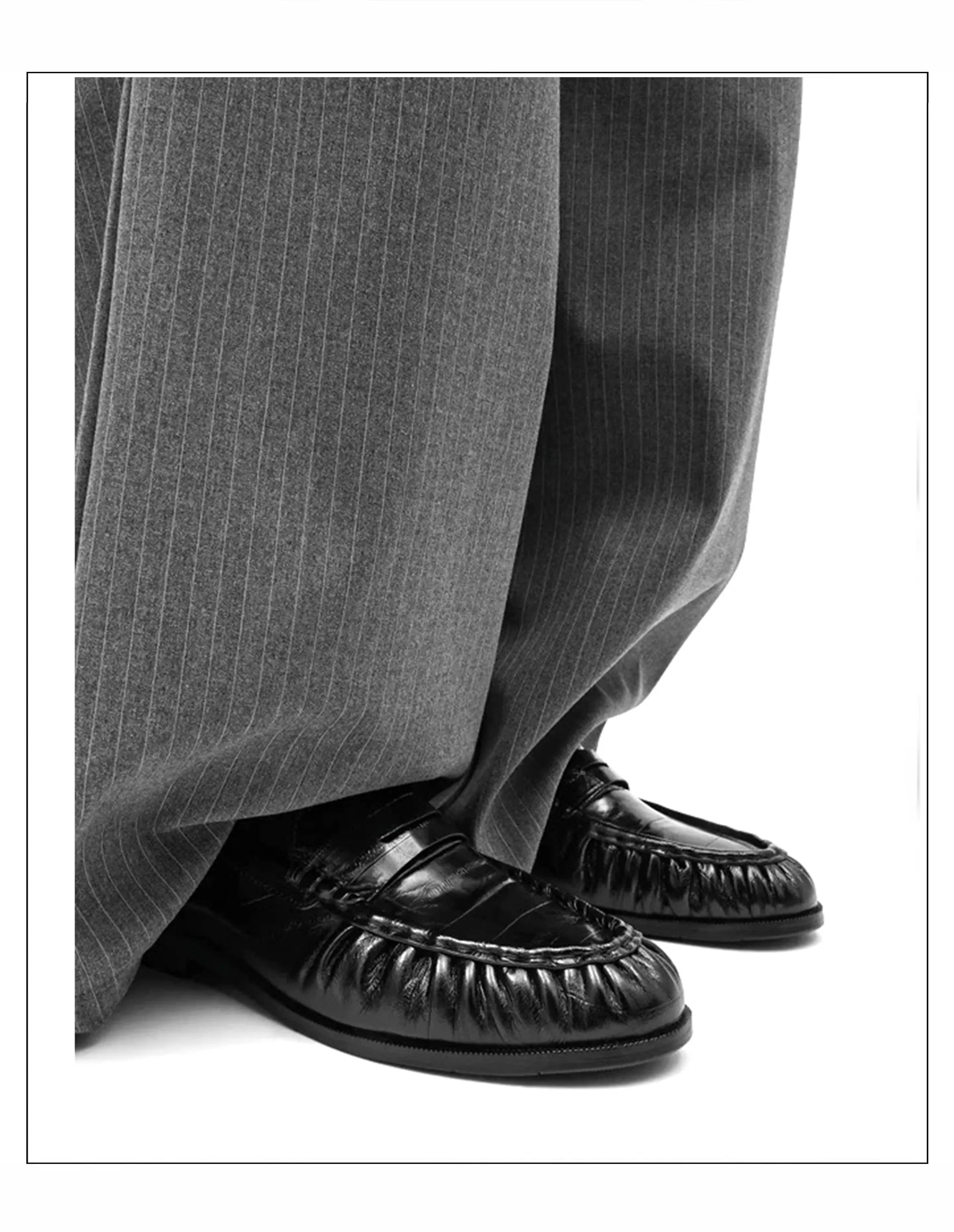Pearlescent eel skin loafers for men with pleated flat bottoms slip on casual leather shoes for work and business