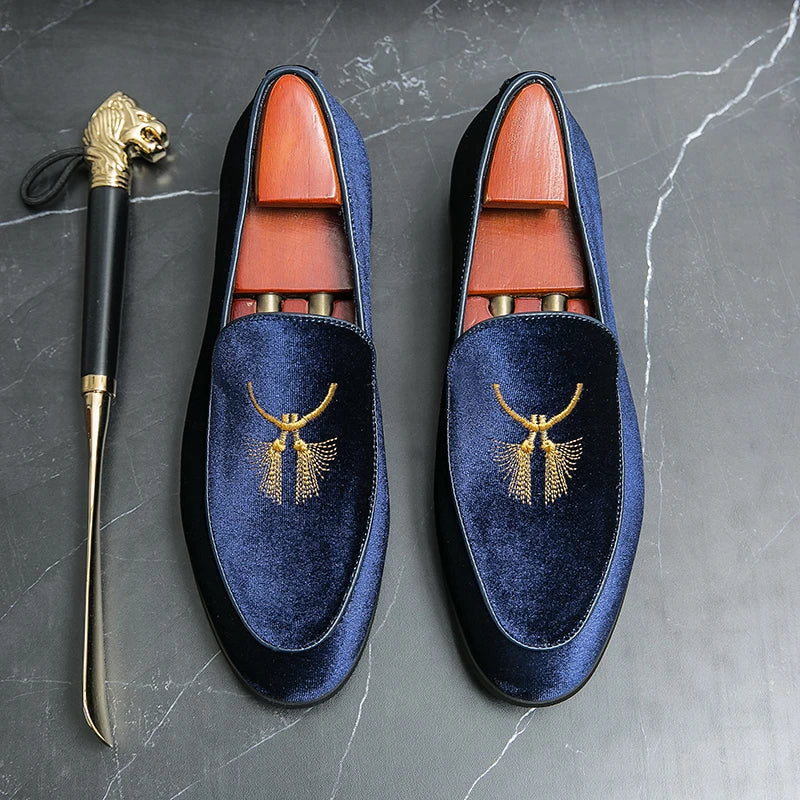 Trendy Men's Velvet Embroidery Driving Shoes Comfortable Business Wedding Dress Blue Green Loafers Sapatos Tenis Masculino