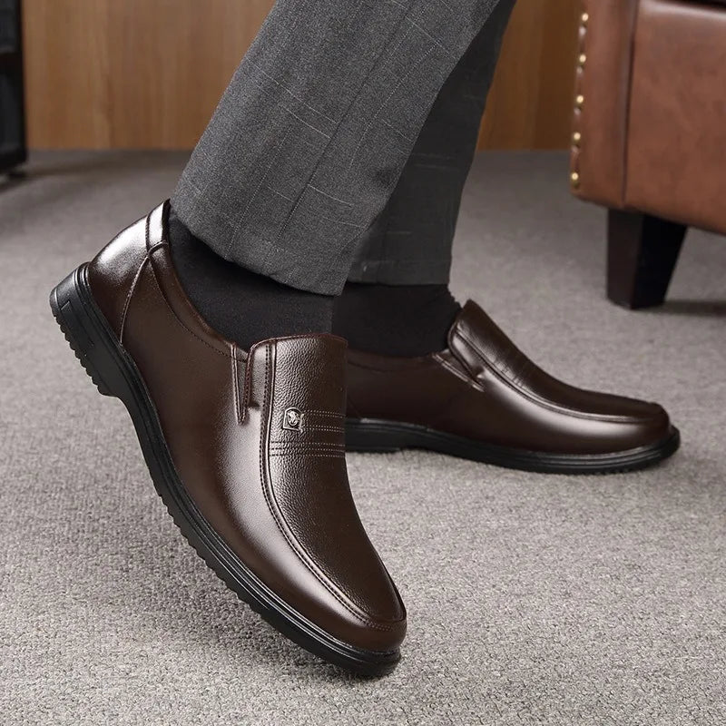 Handmade Genuine Leather Shoes Men Loafers Business Casual Shoes Classic Soft Leather Hombre Breathable Flat Shoes