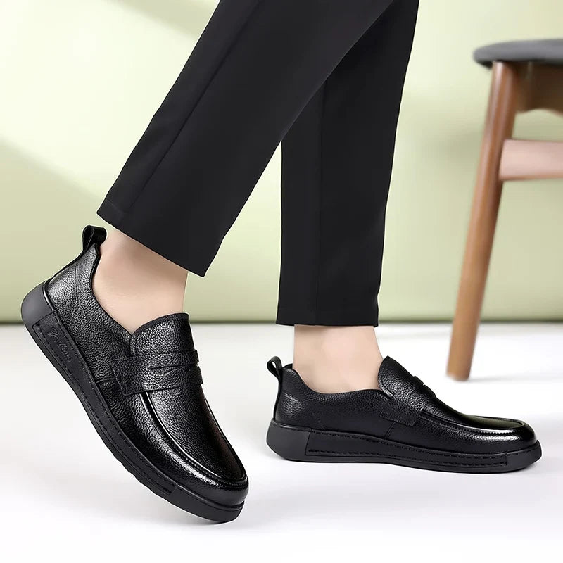 Men's Solid-Color Breathable Leather Casual Shoes  Fashionable And Lightweight Business Walking Shoes  Outdoor Anti-Slip Loafers