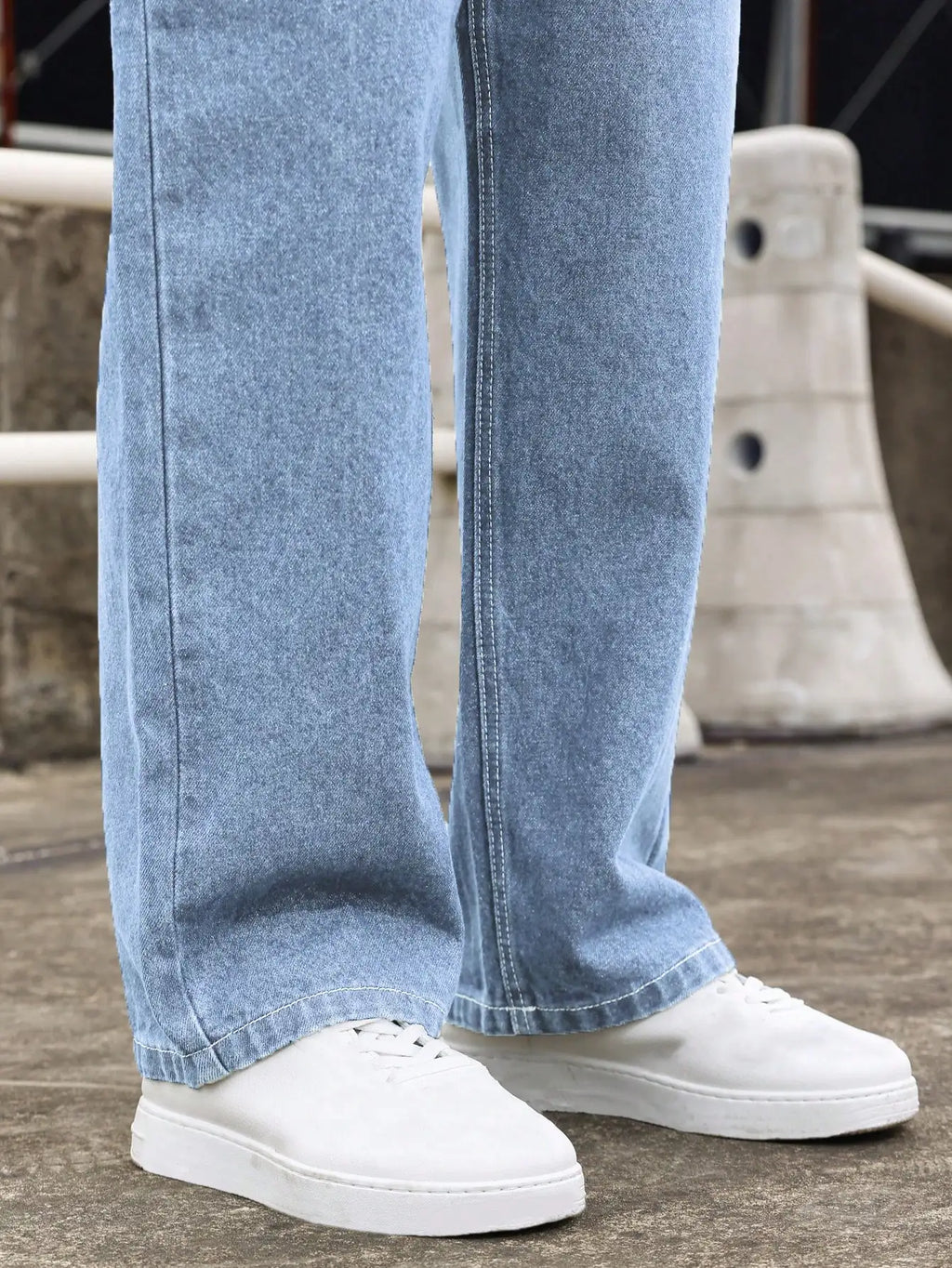 Men's Light Blue Washed Wide-Leg Jeans, Loose Straight Fit, Trendy Casual Style for All Seasons