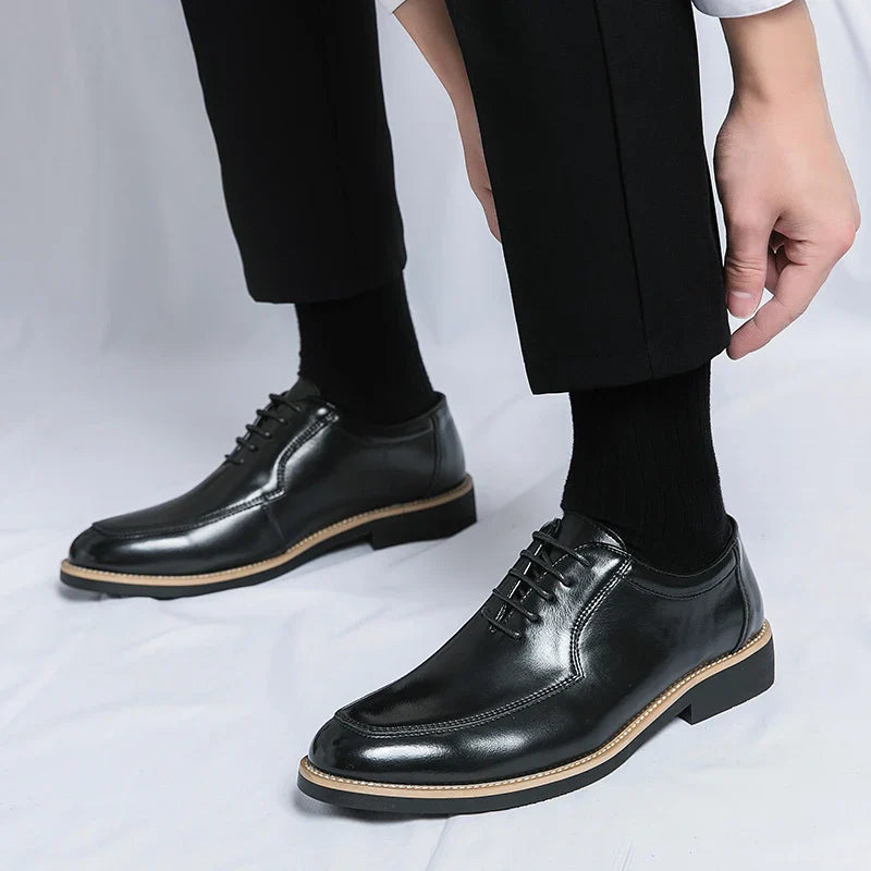 Hot Selling Pointed Dress Shoes Europe America Casual Versatile Men's Low Top Shoes High-end Banquet Office Men's Business Shoes