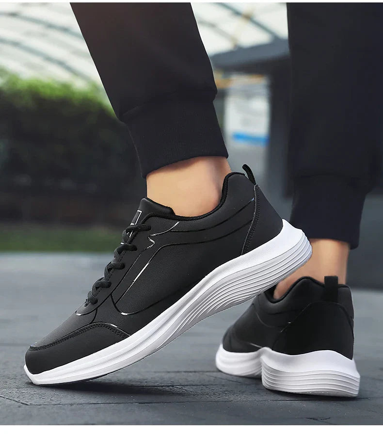 2025 New Lightweight Men Casual Leather Sneakers Non-slip Breathable Male Outdoor Running Shoes Lace Up Soft Sport Shoes