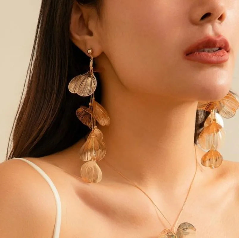 Fashion Long Tassel Petal Drop Earrings for Women Luxury Metal Crystal Hollow Flower Temperament Earrings Wedding Jewelry Gifts