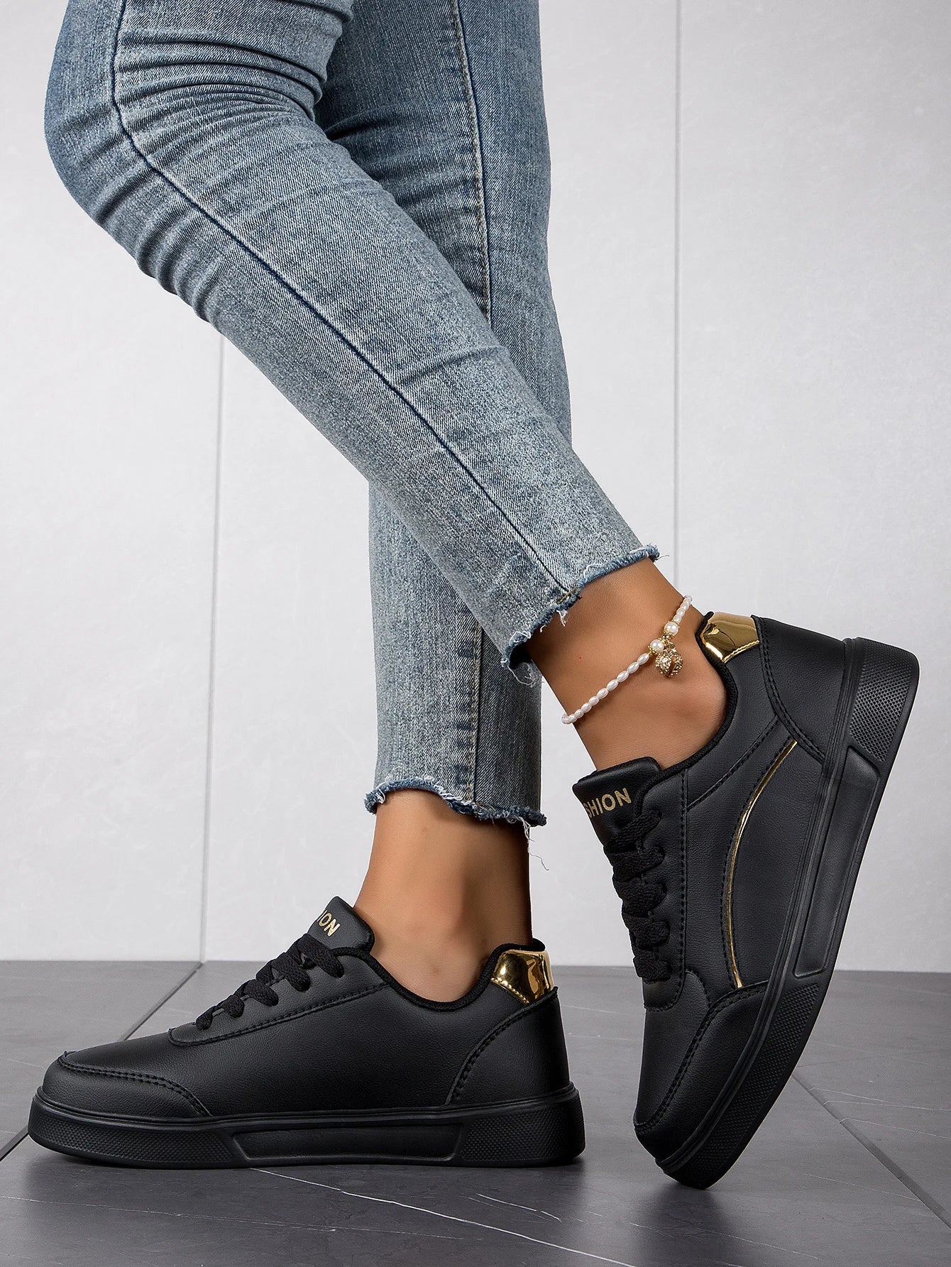 Women Casual Sneakers Leather Platform Sneakers for Women Classics Comfort Skateboarding Shoes Non-Slip