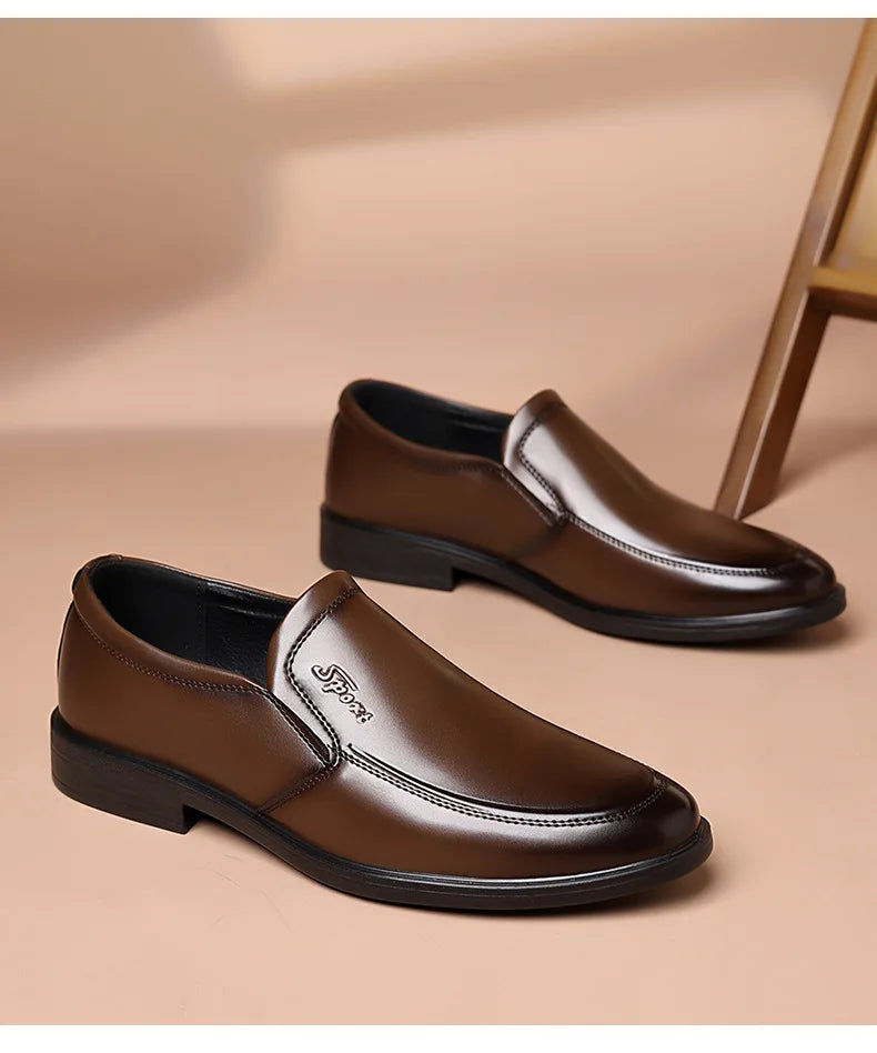 New Designer Soft Leather Shoes for Men Solid Color Fashion Business Casual Shoes Male Spring Autumn New Dress Shoe Man
