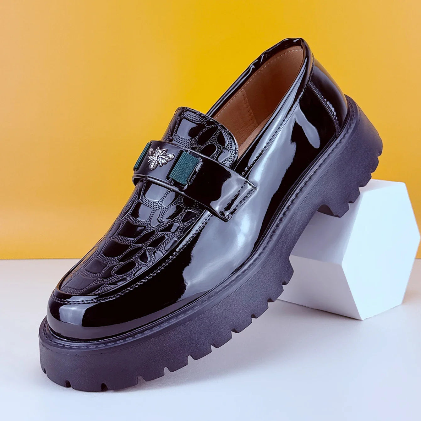 2026 Fashion Bee Design Men's Leather Shoes Thick Sole Luxury  Slip On Loafers Comfort Fashio Business Party Formal Dress Shoes