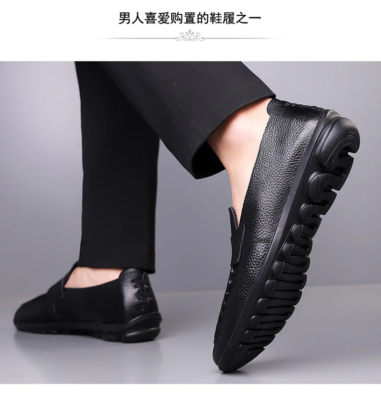2026 Spring Autumn New Loafers Male Solid Color Fashion Casual Leather Shoes Male Soft Sole Light Driving Shoes Man