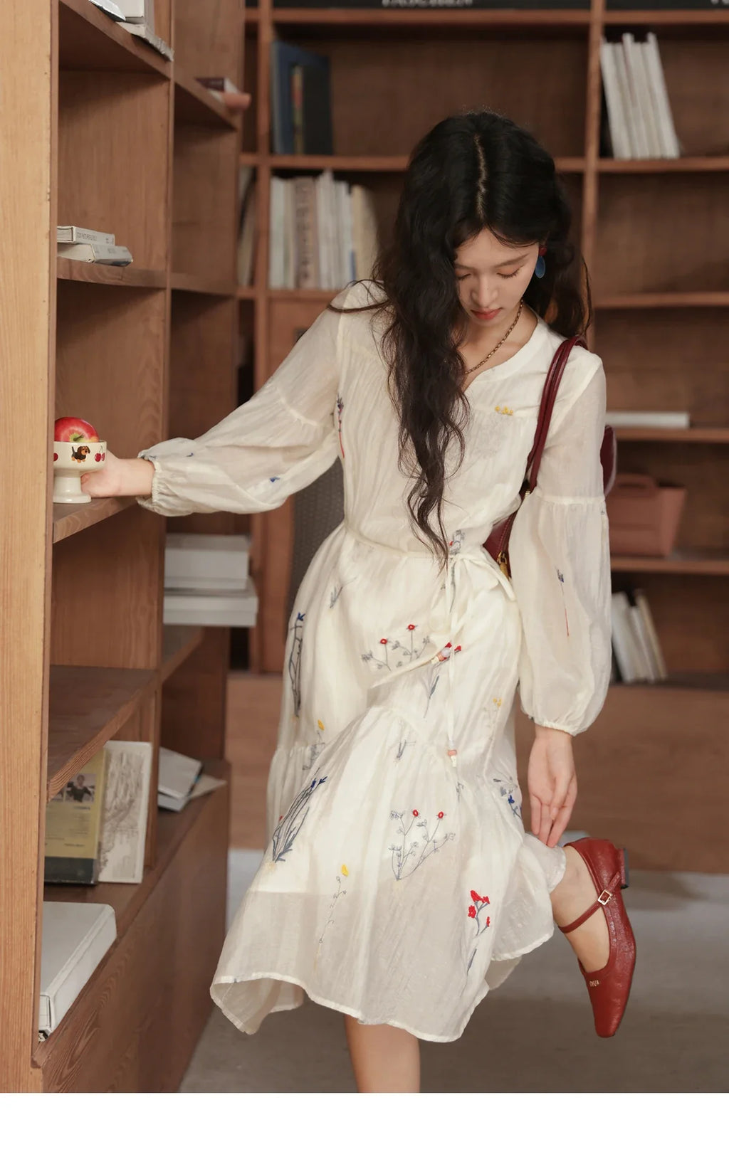 Beige Flower Embroidered Dress for Women 2025 Autumn Curved Collar Lantern Sleeves Tied Waist Long Dresses MXE41L2487