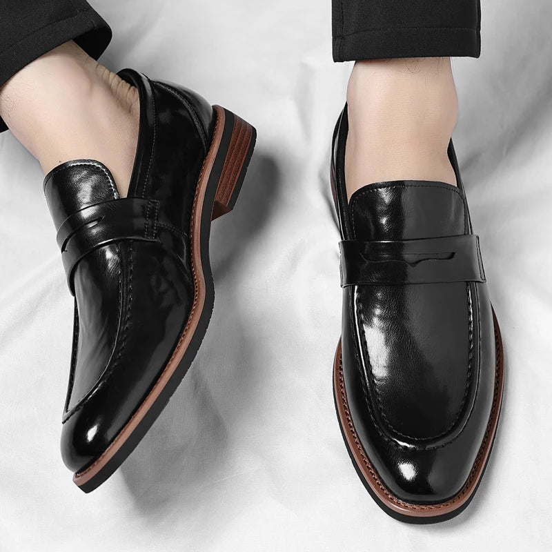 Leather Mens Casual Shoes Leisure Walk Pointed Toe Loafers Thick Bottom and Low Heel Comfy Casual Shoes Classic Business Shoes