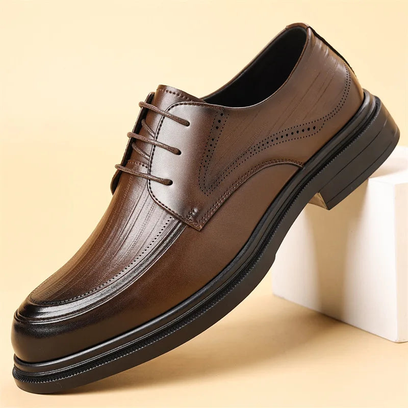 New Lace Designer Derby Shoes for Man Hallow Breathable Business Casual Leather Shoes Male Summer Autumn Fashion Dress Shoe Man