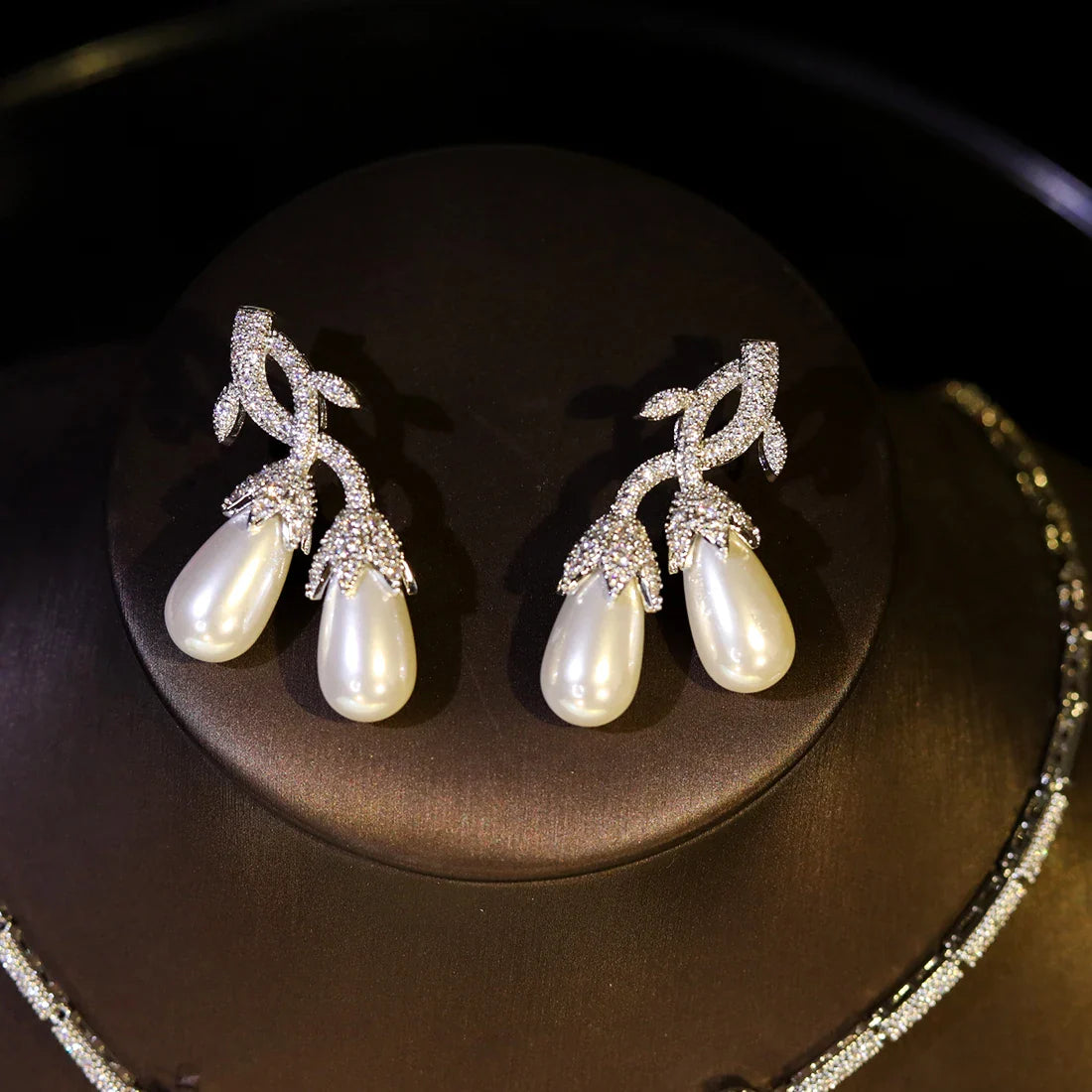 New Unique Pearl Flower Design Necklace Sets for Women Accessories Luxury Dubai Bridal Wedding Jewelry X0576
