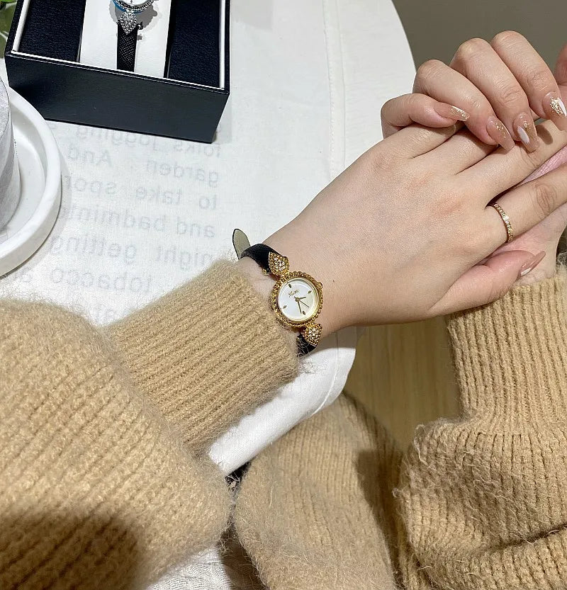 Women Watch Light Luxury Brand Shell Faced Diamond Watches Waterproof Leather Strap Ladies Fashion Quartz Wristwatch gift