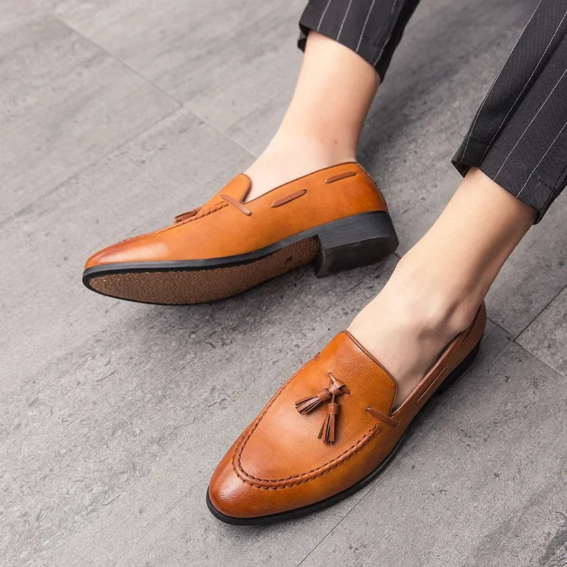 2025 New Men Leather Shoes Pointed Toe Formal Dress Shoes Slip On Men Loafer Tassel Shoe Zapatos Hombre