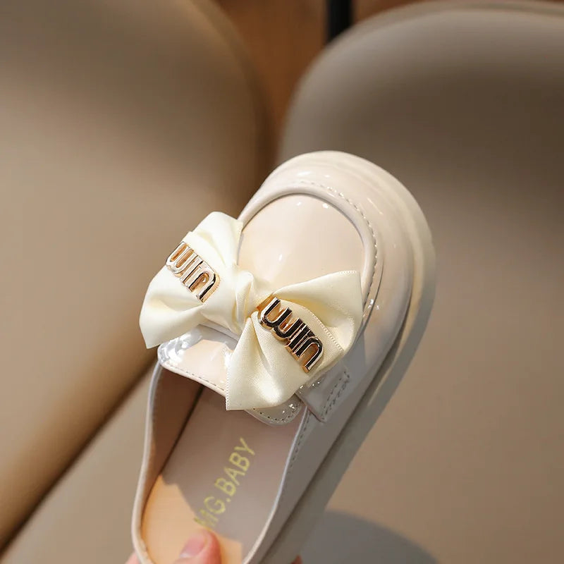 Girls Slippers with Butterfly-knot Kids Thick Flat Bottom Scandals Princess Shoes for Children Casual Leather Shoes Soft Sole