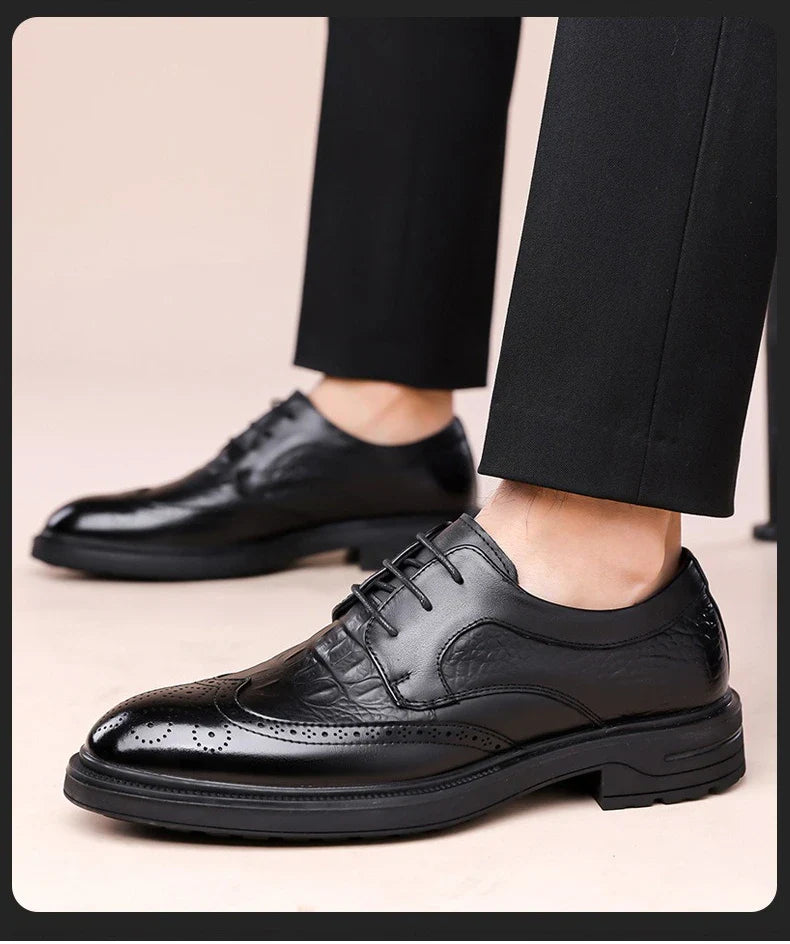 Korean Solid Color Cow Leather Shoes for Men Spring Summer New Lace Designer Brogue Shoes Man Fashion Business Casual Shoe Male