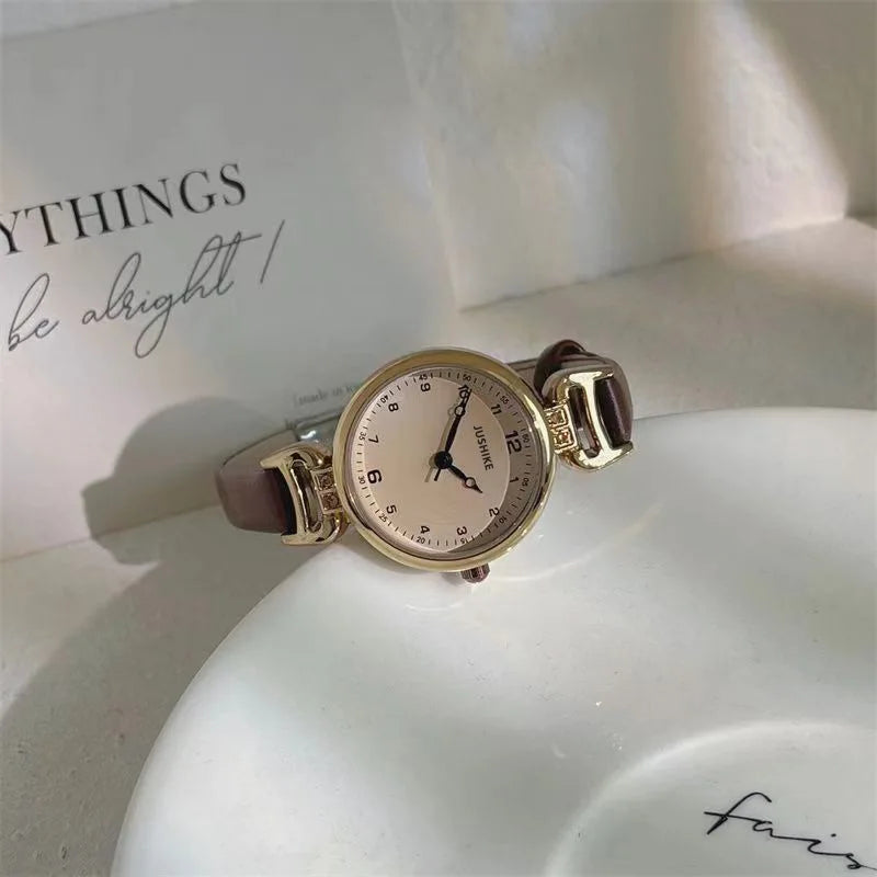 Simple Women's Watches Small Round Ladies Bracelet Watch PU Leather Thin Retro Quartz Wristwatch for Women Girls Gifts