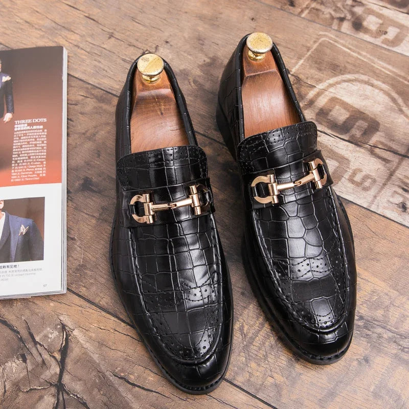 Designer Metal Buckle Loafers Men's Business Dress Fashion Casual Black Patent Leather Pointed-Toe Shoes Men's Loafers Slip-On