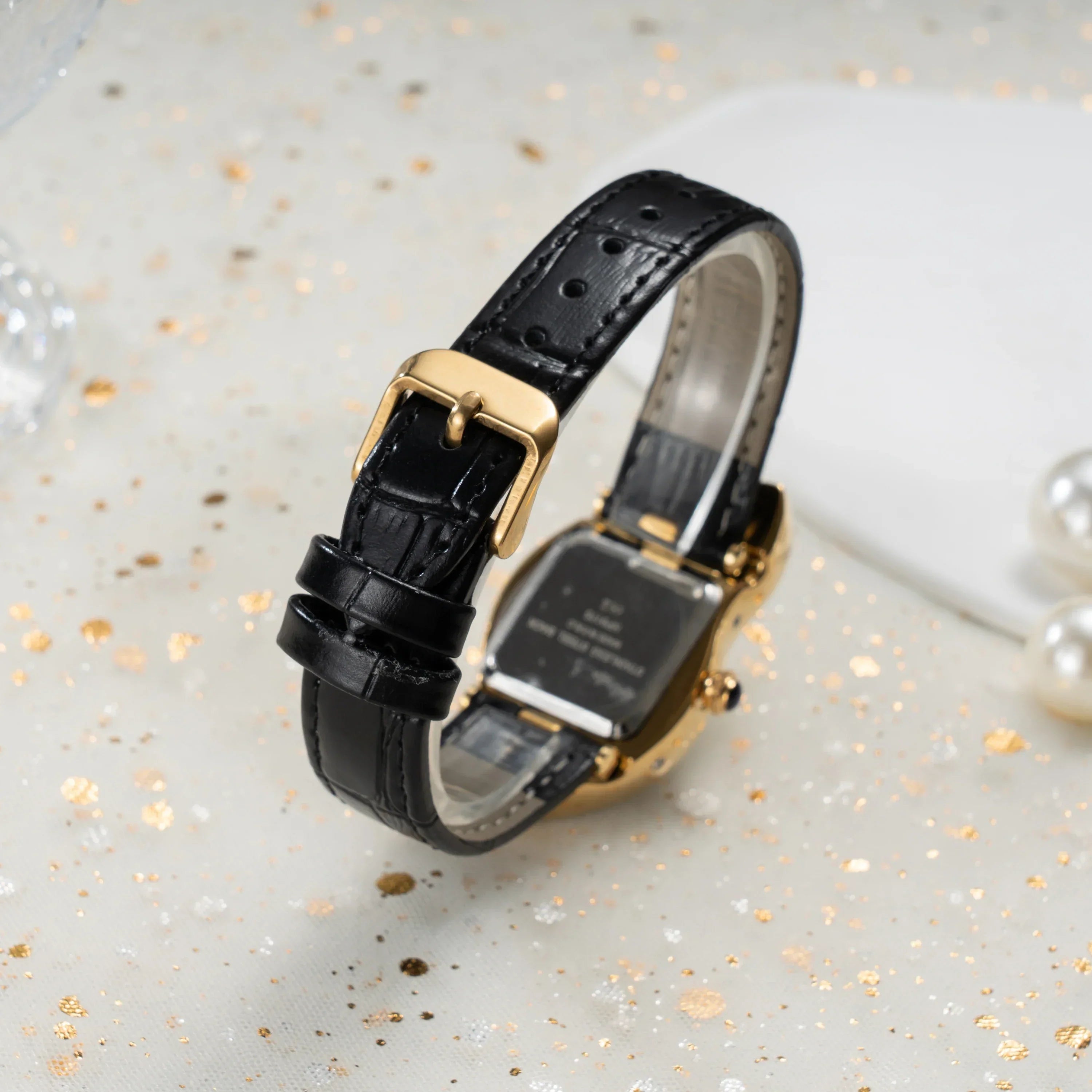 Medieval alien watches melt and twist y2k alien ladies and men Leather strap fashion advanced ins niche design quartz watch